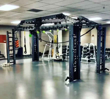 OVERCOMING GYM FEAR TRAINING AT HOME VS. TRAINING IN THE GYM